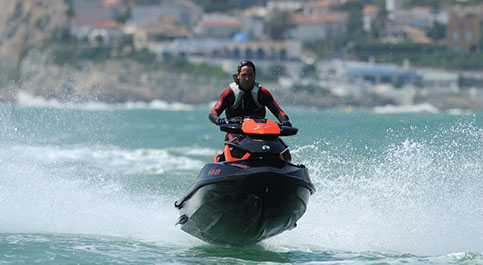 Faire Du Jet Ski à Barcelone